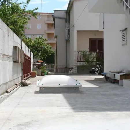 With A Parking Space - 2599 Makarska